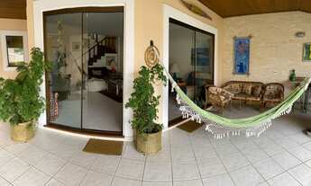 Imagem 3: Excelente casa duplex em maravilhoso condomínio.Piscina, sauna, churrasqueira, jardim, var