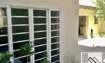 Imagem 2: EXCELENTE CASA COM 180m2 E COM 7 VAGAS DE GARAGEM - SAÚDE