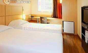 Imagem 3: Invista no Conforto e na Modernidade do Hotel Ibis Budget na Savassi