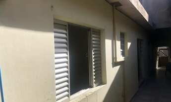 Imagem 5: Casa 2 cômodos e banheiro