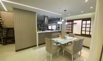 Imagem 4: Casa de condomínio para venda tem 225 metros quadrados com 4 quartos