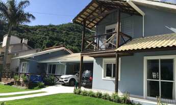 Imagem 3: Casa à venda com 300m2, em condomínio no Sambaqui