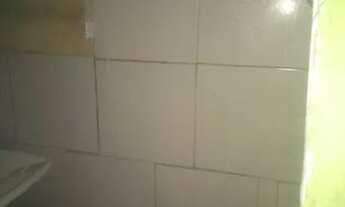 Imagem 5: Vende-se está kitnet, área bem localizada ponto de ônibus em frente