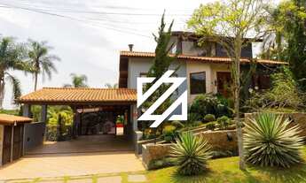 Imagem 3: Casa de 900 m² com 3 dormitórios,1 suíte Master,1 suíte, Sala de lareira, Sala de jantar à