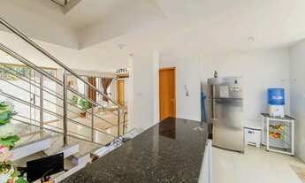 Imagem 7: Casa duplex em condomínio fechado e reservado para venda