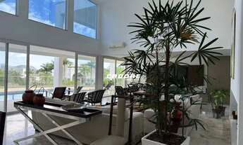 Imagem 7: Luxo, Conforto e Exclusividade: Residência de 6 Suítes com Piscina no Condomínio Horizonta