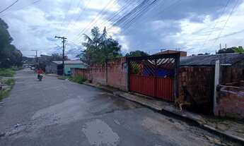 Imagem 2: /Casa com quintal e garagem no Jorge Teixeira