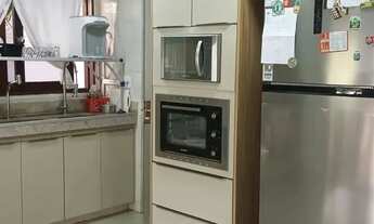 Imagem 6: Excelente Sobrado em Condomínio para venda tem 360 metros quadrados com 4 quartos