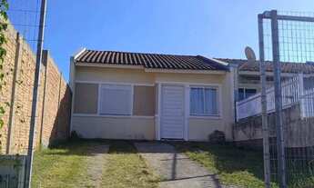 Imagem: Casa com 02 quartos e 02 vagas no Bairro