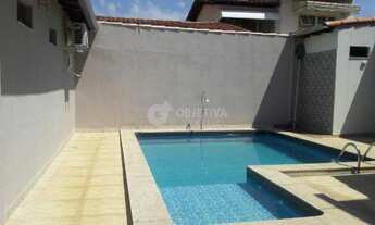 Imagem: Linda casa com piscina no Bairro Martins