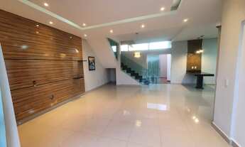 Imagem 3: Sobrado para venda com 230m2, 3 suítes no Bairro Jardim Botânico em Uberlândia-MG