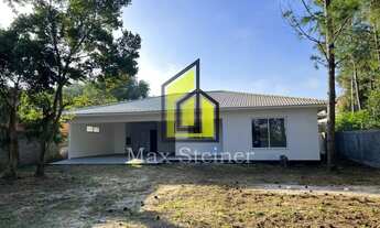 Imagem 2: Casa para venda com 200 metros quadrados com 3 quartos