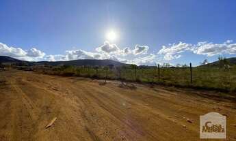 Imagem 2: Casa em condomínio à Venda - Ville Des Lacs, 1557 m²