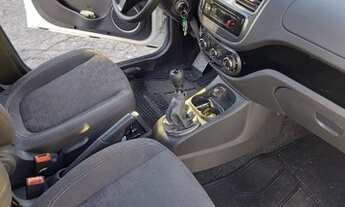 Imagem 5: Palio Attractive completo