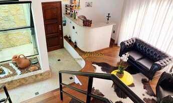 Imagem: LINDÍSSIMO SOBRADO EM ÁREA ARBORIZADA