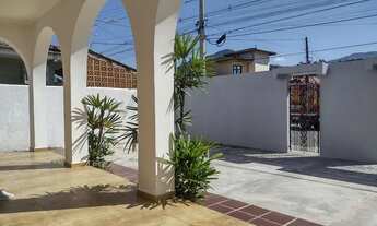 Imagem 7: Sobrado para locação possui 198 metros quadrados com 3 quartos em Centro - Caraguatatuba