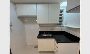 Imagem 5: Apartamento todo reformado, 2ª quadra da praia de copacabana posto 2, vista mar na lateral