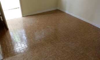 Imagem 6: Casa Térrea de frente para rua, arejada, com quintal e próxima da Est. do Portela