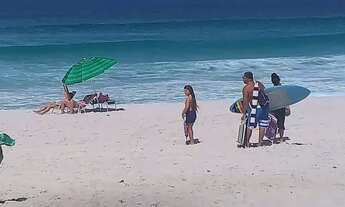 Imagem 6: Casa de praia pé na água