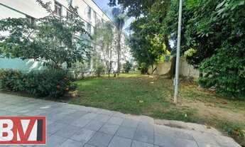 Imagem 3: Apartamento de fundos, em Irajá, no melhor condomínio de Irajá, sala todo no p