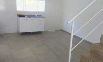 Imagem 5: Casa estilo sobrado com 2 dormitórios e 2 vagas no Rio Tavares