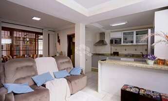 Imagem 4: Casa com 5 dormitórios e 247 m² à venda no bairro Partenon