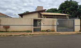 Imagem 2: CASA COM PISCINA E 3 DORMITORIOS