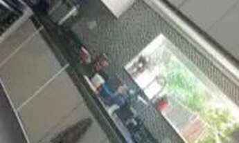 Imagem 4: Imóvel para venda possui 280 metros quadrados com 3 quartos em Buraquinho - Lauro de Freit