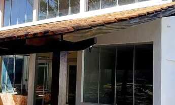 Imagem 2: EXCELENTE CASA COM PISCINA AQUECIDA, CHURRASQUEIRA E AMPLO JARDIM