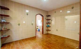 Imagem 4: Sobrado Colonial com 5 Quartos, 2 Suítes, 5 Vagas de Garagem à Venda na QNA 53 Taguatinga