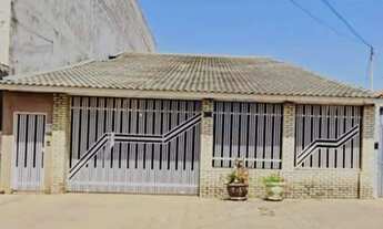 Imagem: Casa Ampla com 4 Quartos, 1 Suíte e 4 Vagas