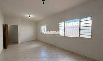 Imagem 2: Casa com 4 quartos, 3 vagas, a/c 210 m² - venda por R$ 730.000 ou aluguel por R$ 3.500/mês
