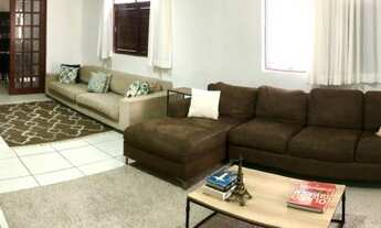 Imagem: Casa na Rua do colégio Madalena Sofia