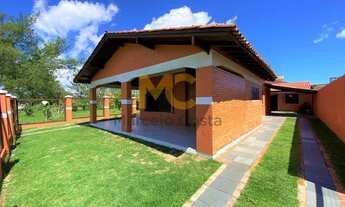 Imagem 2: Casa com piscina a duas quadras do mar contando com 03 dormitórios