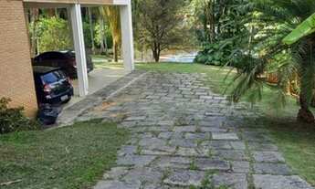 Imagem 5: Sobrado para aluguel possui 700 metros quadrados com 5 quartos