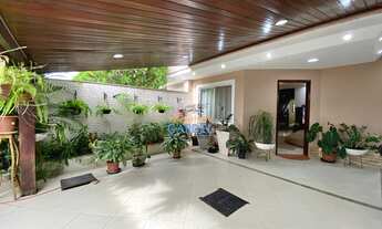 Imagem 2: Casa Alto Padrão com 4 quartos sendo 3 suítes, piscina e área gourmet no Jardim Mariléa