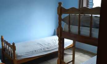 Imagem 2: Casa á venda com 2 dormitórios (1 suíte) 4 vagas de garagem, apenas 800 metros da praia no