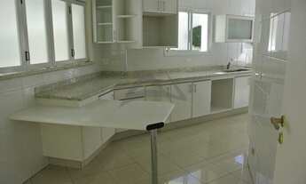 Imagem 5: Casa de condomínio para aluguel tem 420 metros quadrados com 4 quartos