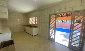 Imagem 3: Casa para aluguel possui 148 metros quadrados com 3 quartos em Áurea - Londrina - PR