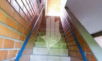 Imagem 7: Galpão no Salto Norte, com 575 m², com pé direito variando de 7,5m nas laterais e 11,00m n