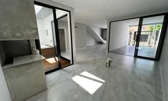 Imagem 7: Sobrado proximo da Praia