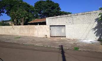 Imagem 4: TERRENO DE ESQUINA COM CASA