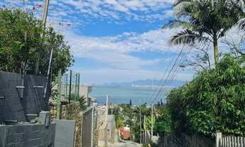 Imagem 2: Casa em Sambaqui