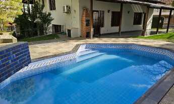 Imagem: Casa C/piscina e Churrasqueira p/ 20 Pessoas