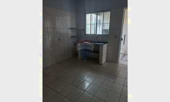 Imagem 3: Casa Térrea com 2 Quartos, Quintal e Garagem