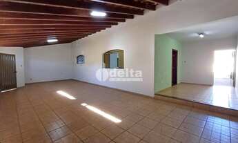 Imagem 2: Casa Residencial disponível para venda no bairro Santa Mônica em Uberlândia-MG