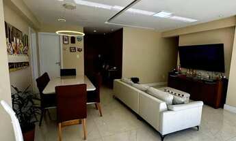 Imagem: 3 Suítes Decorado com Closet e Varanda