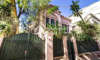 Imagem: Casa com 6 quartos à venda em frente ao