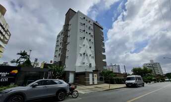 Imagem 2: Apartamento com 3 quartos sendo 1 suíte, sacada com churrasqueira e 2 vaga de garagem no b