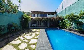 Imagem 4: Sobrado com Piscina e Potencial de Renda 300m² Taguatinga Norte